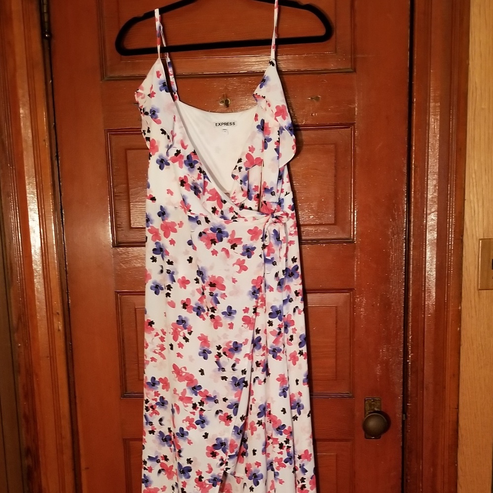 Express white floral dress